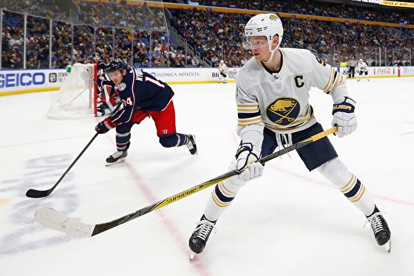 CBA-广州主场险胜天津 徐昕内线进攻